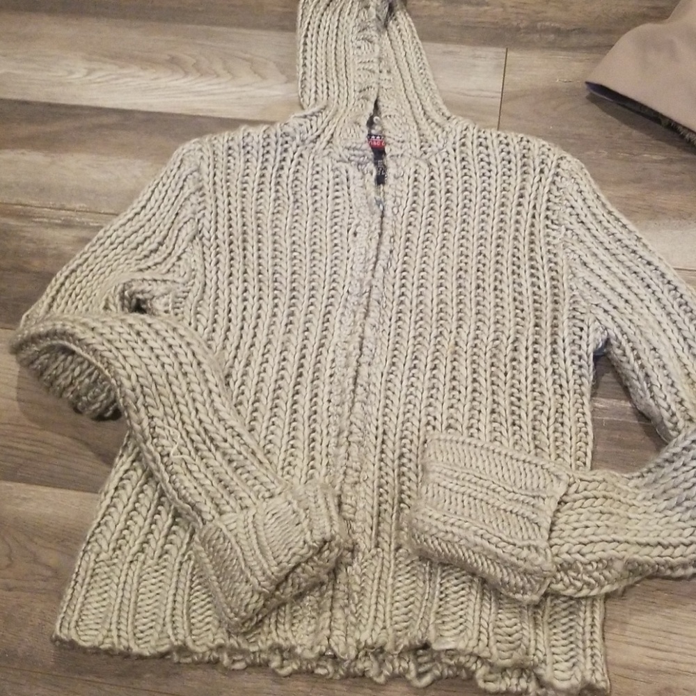 Juniors Gray Sweater